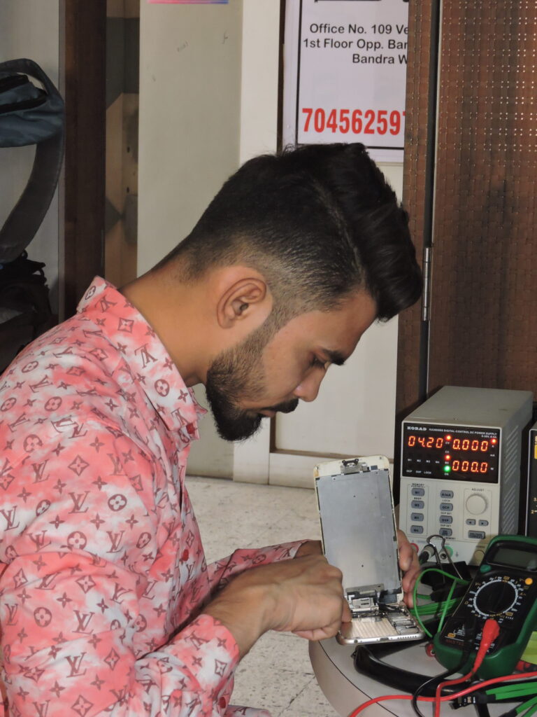 Iphone Repairing at Universal Tech Institute