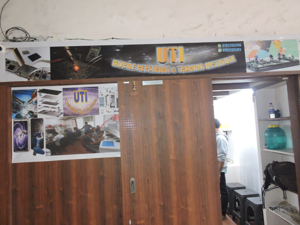 Professional Mobile Repairing Institute In Bandra (w)
