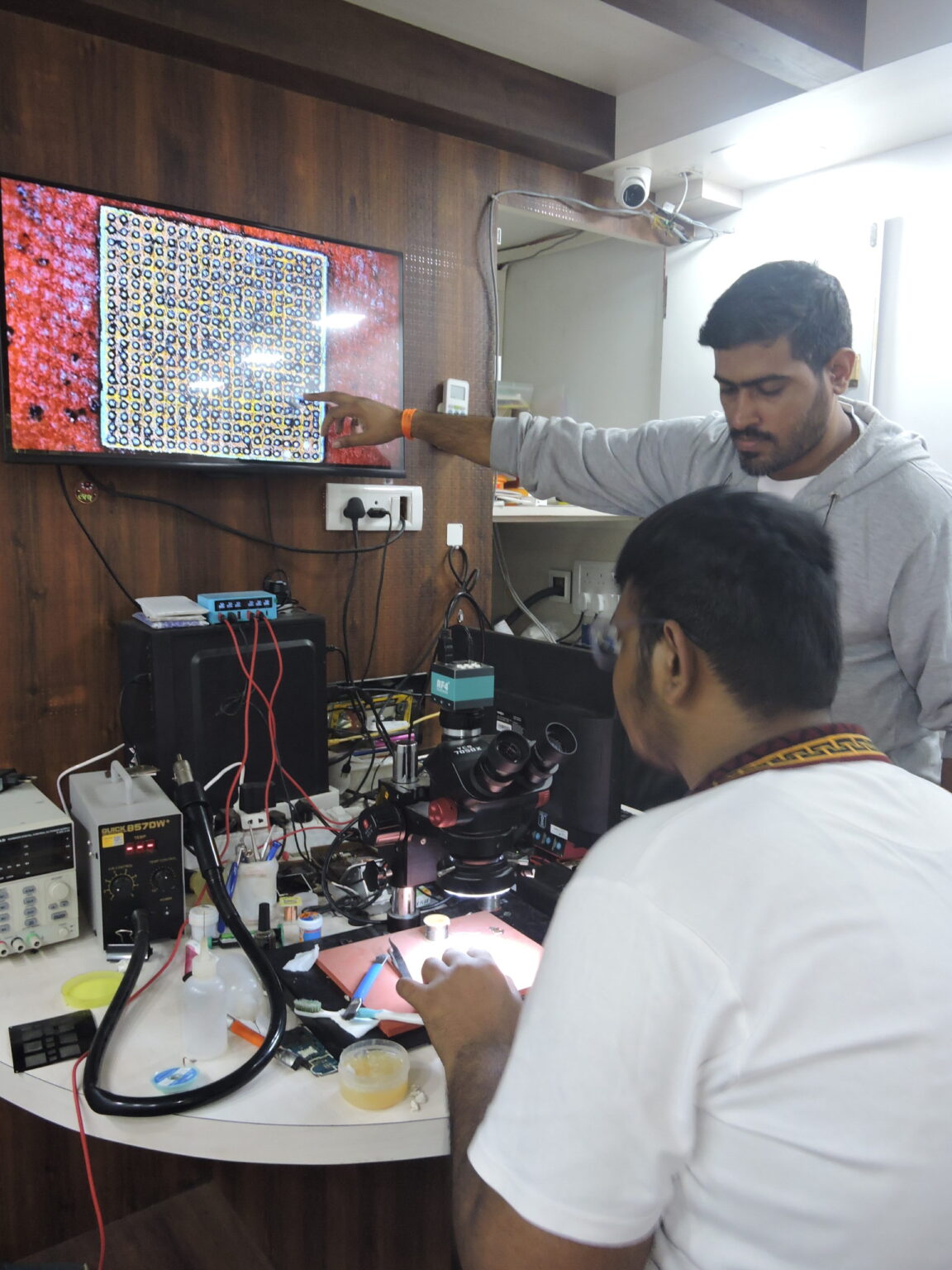 iphone ic reballing- Universal tech institute